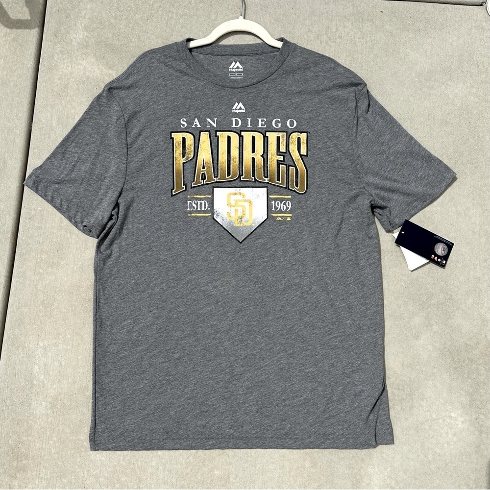 MLB San Diego Padres Mens T-shirt NWT Large EB